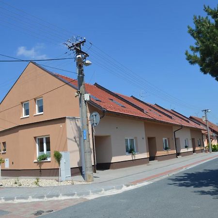 Apartmány Za Dvorem Velké Pavlovice Exterior foto