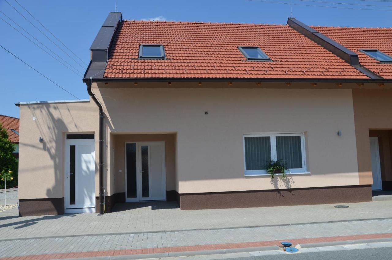 Apartmány Za Dvorem Velké Pavlovice Exterior foto