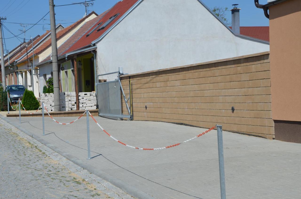 Apartmány Za Dvorem Velké Pavlovice Exterior foto